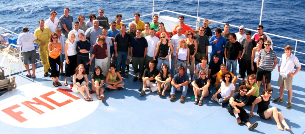 Equipe scientifique embarquée et équipage de la mission océanographique BOUM à bord du N/O L’Atalante, 16 juin-20 juillet 2008